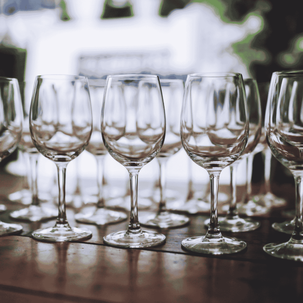 calici da vino puliti e senza aloni